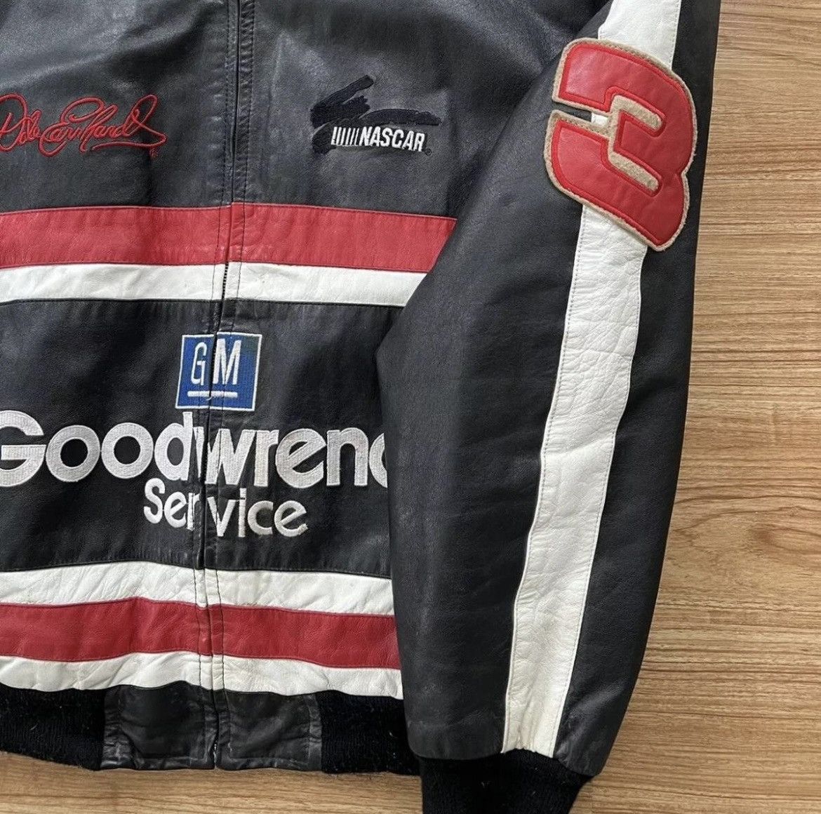 Chase Authentics × NASCAR × Vintage Vintage NASCAR Dale Earnhardt Leather Jacket Size US XL / EU 56 / 4 - 6 Thumbnail