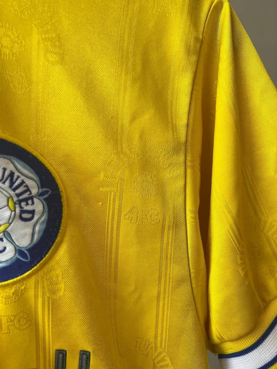 Puma 1997/98 LEEDS UNITED HOME SOCCER JERSEY FOOTBALL SHIRT SZ S Size US S / EU 44-46 / 1 - 6 Thumbnail