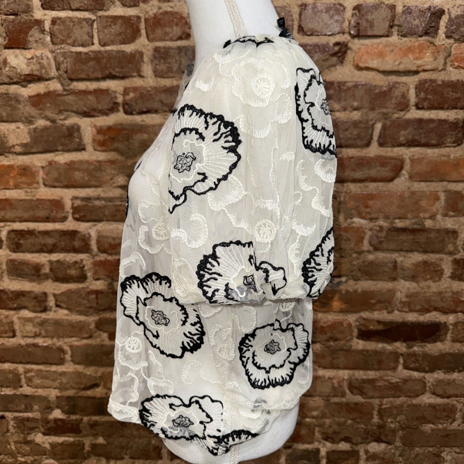Laundry by Shelli Segal Sheer Top Black & Ivory Floral Lace Puff Sleeve Sz L Size L / US 10 / IT 46 - 3 Thumbnail
