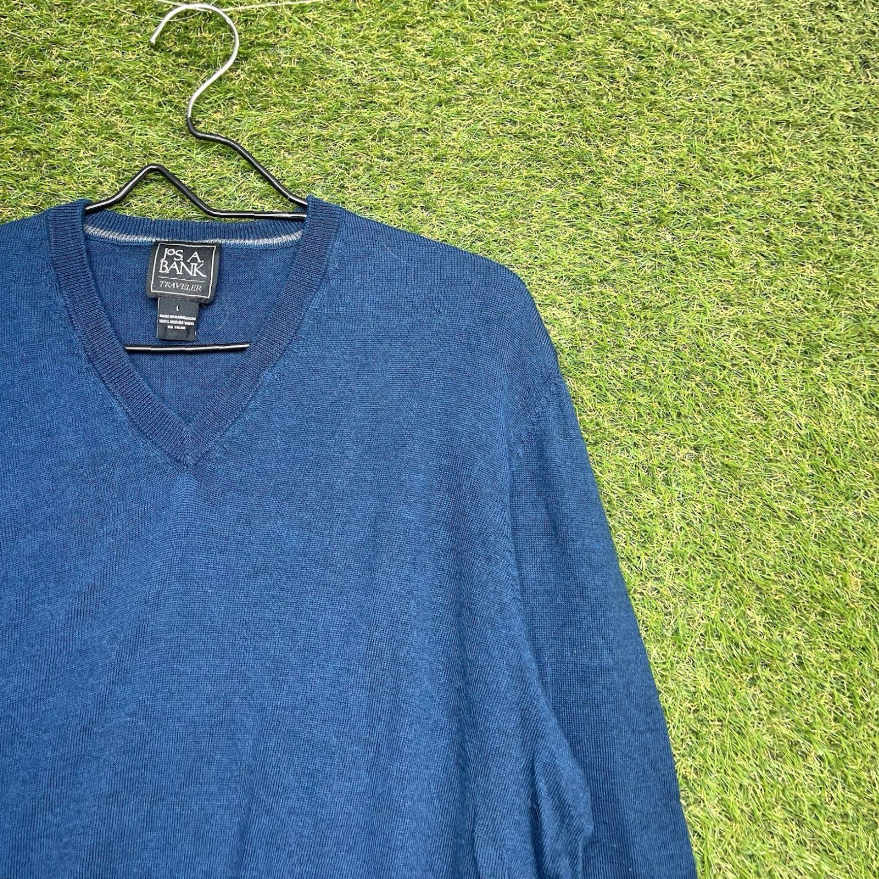 Jos. A. Bank Jos. A. Bank Sweater Mens Large Merino Wool Travelers Blue V-Neck Preppy Modern Knits Pullover Size US L / EU 52-54 / 3 - 2 Thumbnail