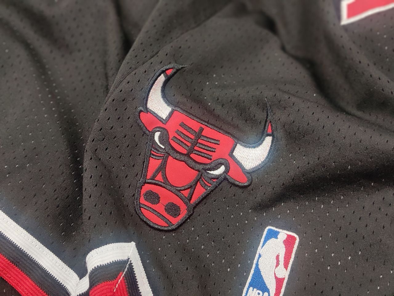 NBA Just don x Chicago Bulls NBA Logo Black Mesh Baggy shorts Size US 32 / EU 48 - 10 Thumbnail