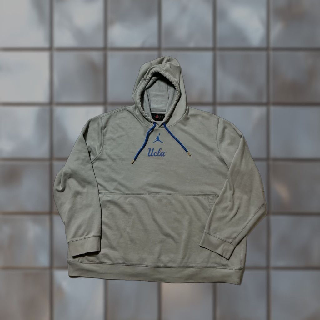 Jordan Brand VINTAGE Air Jordan UCLA Bruins Center Jumpman Logo Gray Pullover Hoodie XXL Mens Size US XXL / EU 58 / 5 - 1 Thumbnail