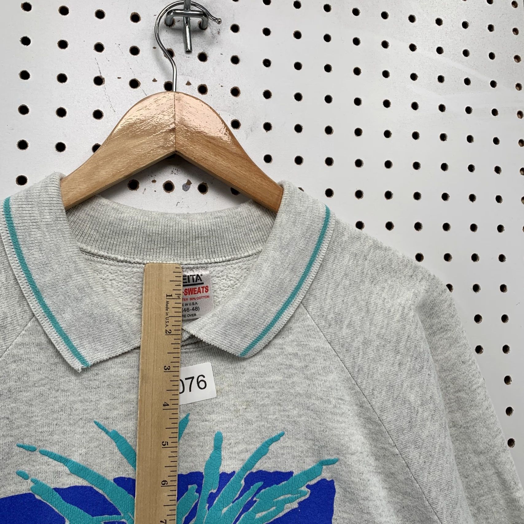 Vintage VINTAGE Oneita California Palm Trees Collared Sweatshirt Womens XL Gray Fleece USA - Pullover, Long Sleeve, Logo, Winter/Spring, Adult Women Size XL / US 12-14 / IT 48-50 - 4 Thumbnail