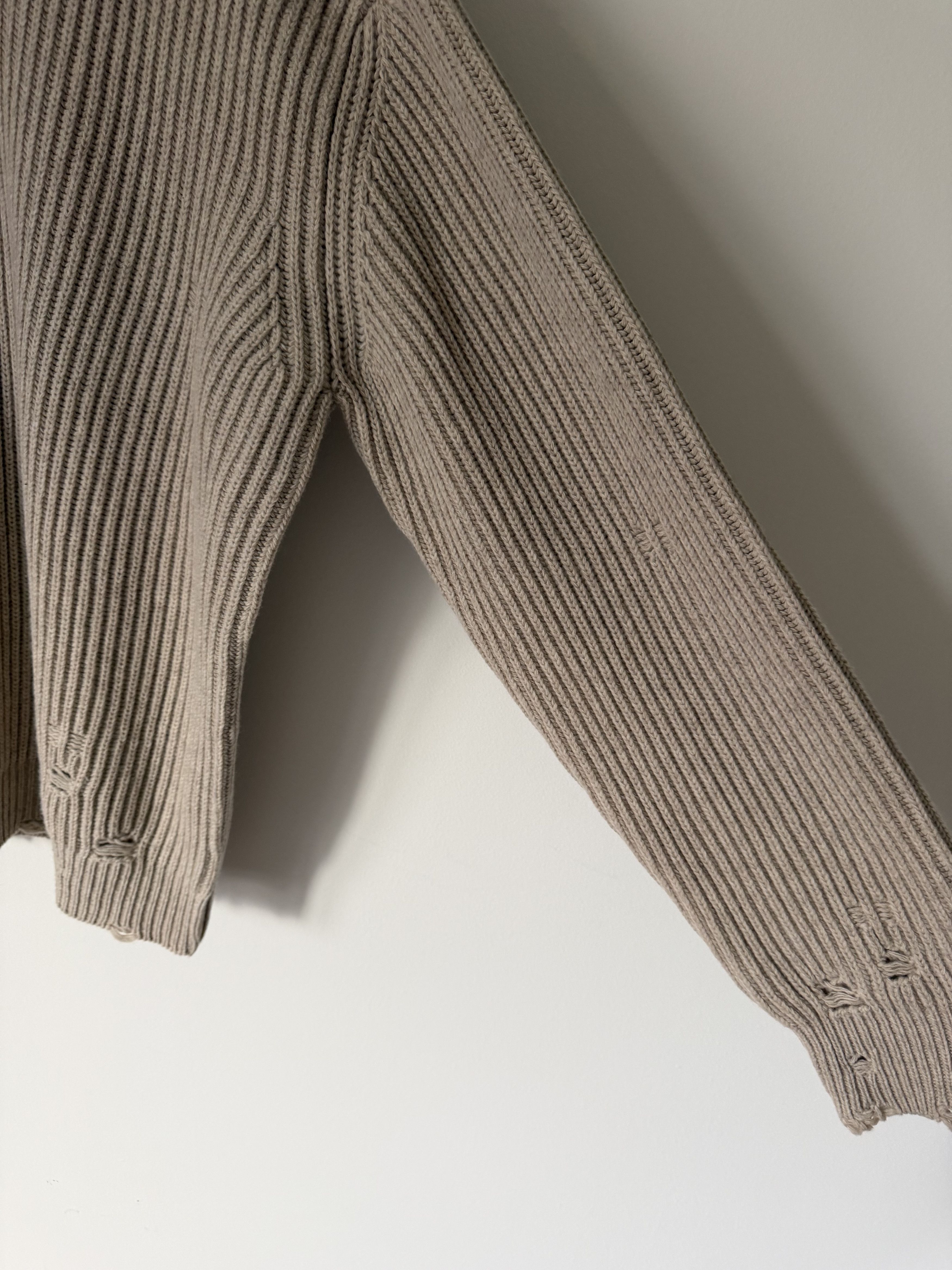 MM6 MM6 Maison Margiela Distressed V-Neck Sweater in Beige Size US L / EU 52-54 / 3 - 4 Thumbnail
