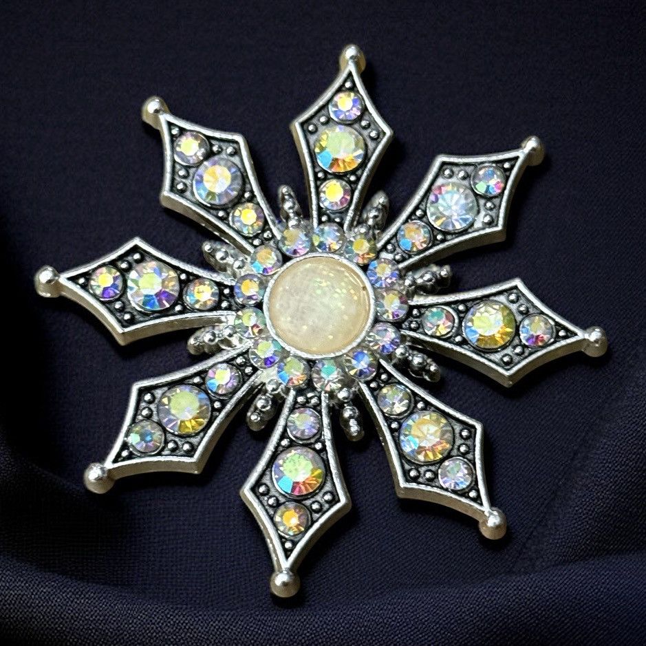 Vintage Vintage stunning Aurora Borealis silver tone brooch Size ONE SIZE - 1 Thumbnail