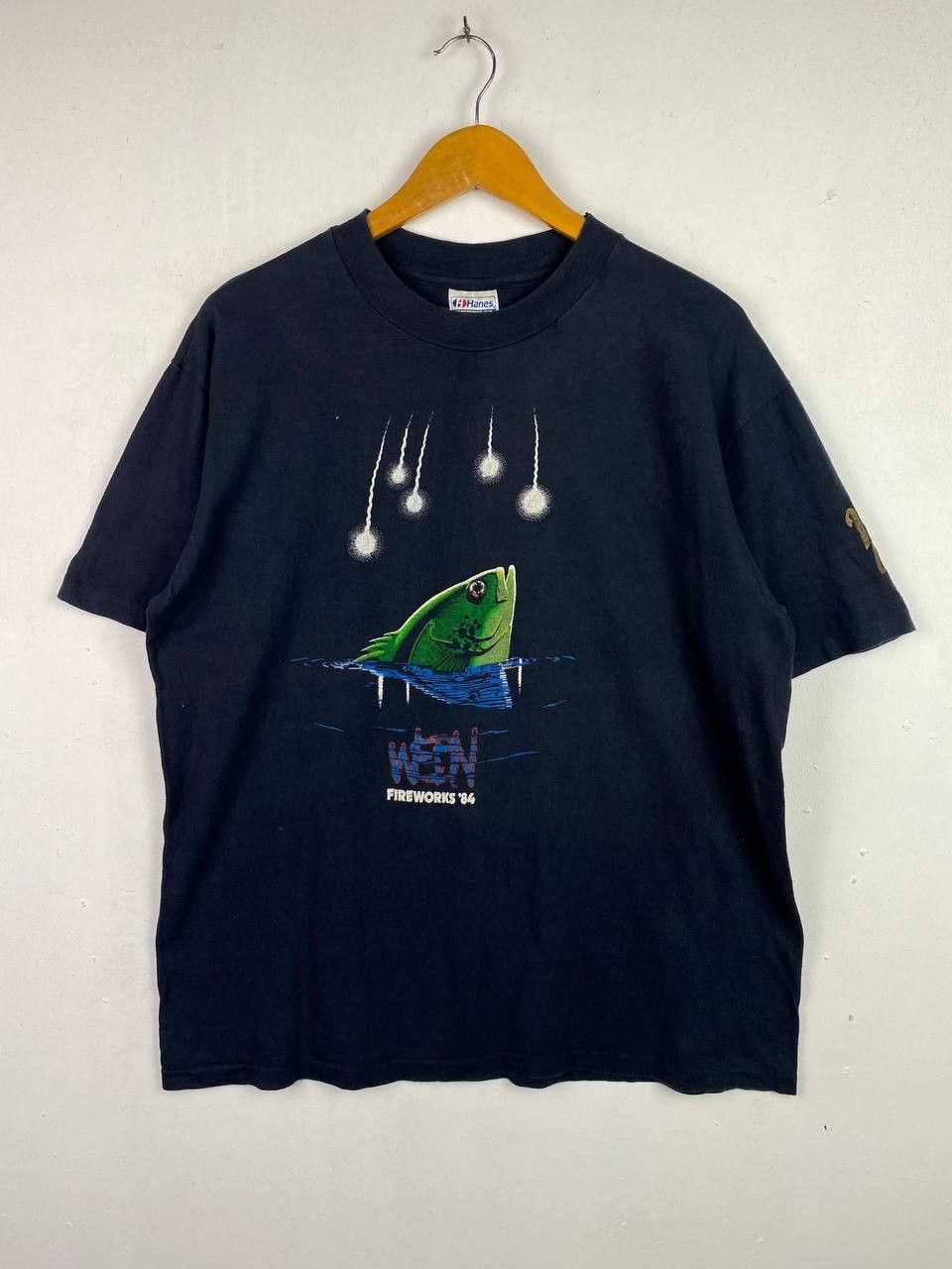 Vintage vintage fireworks 84 tee nice design Size US XL / EU 56 / 4 - 1 Thumbnail
