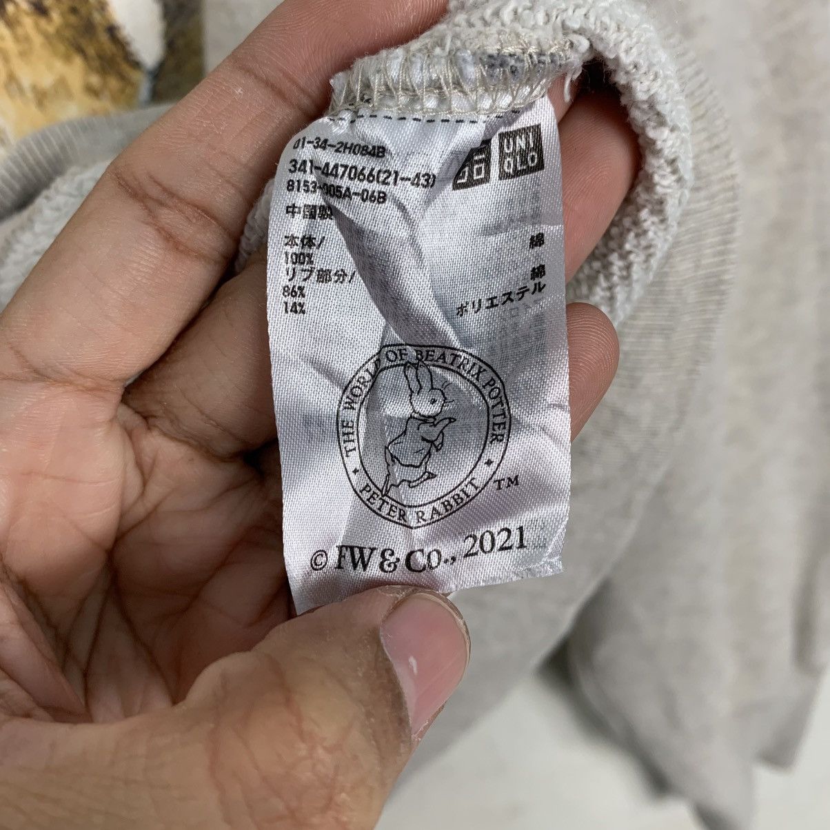 Uniqlo Uniqlo Peter Rabbit Crewneck Sweatshirt Size US M / EU 48-50 / 2 - 12 Thumbnail