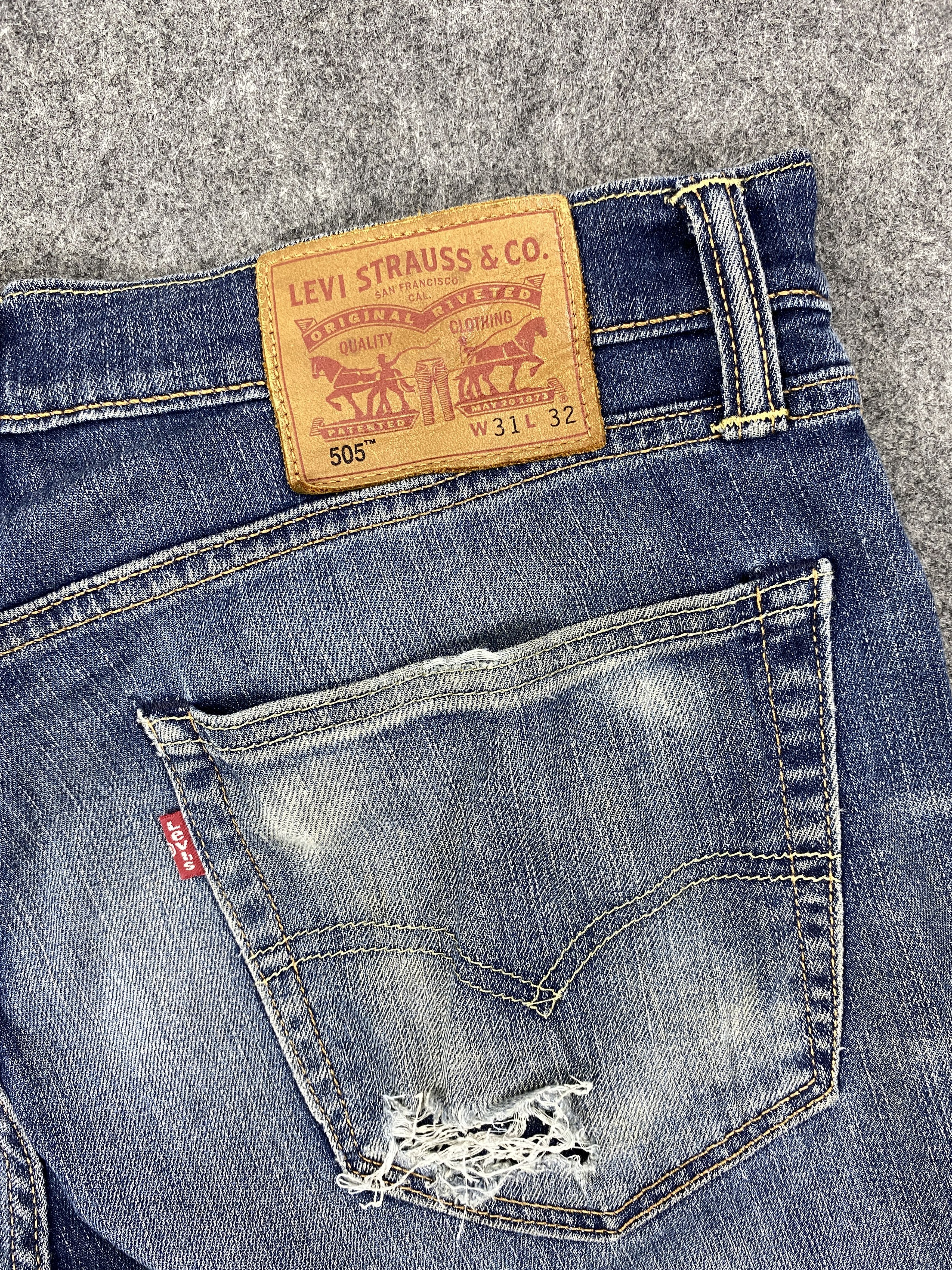 Levi's Distressed Blue Levi's Jeans 505 32x31 Denim -JN1883 Size US 32 / EU 48 - 11 Thumbnail