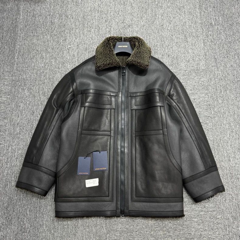 Louis Vuitton Louis Vuitton Double-side wearing jacket fur integrated ja Size US S / EU 44-46 / 1 - 3 Thumbnail