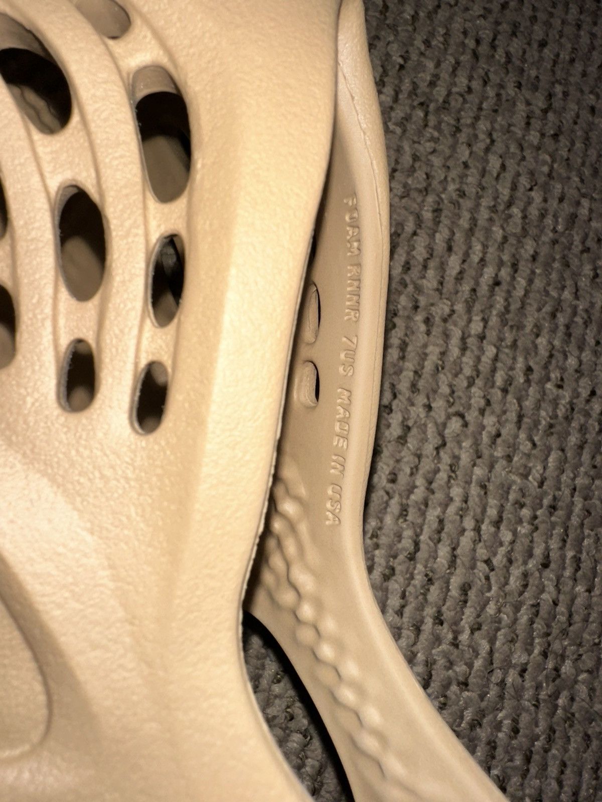 Adidas adidas Yeezy Foam Rnnr Ochre Size US 7 / EU 40 - 12 Thumbnail