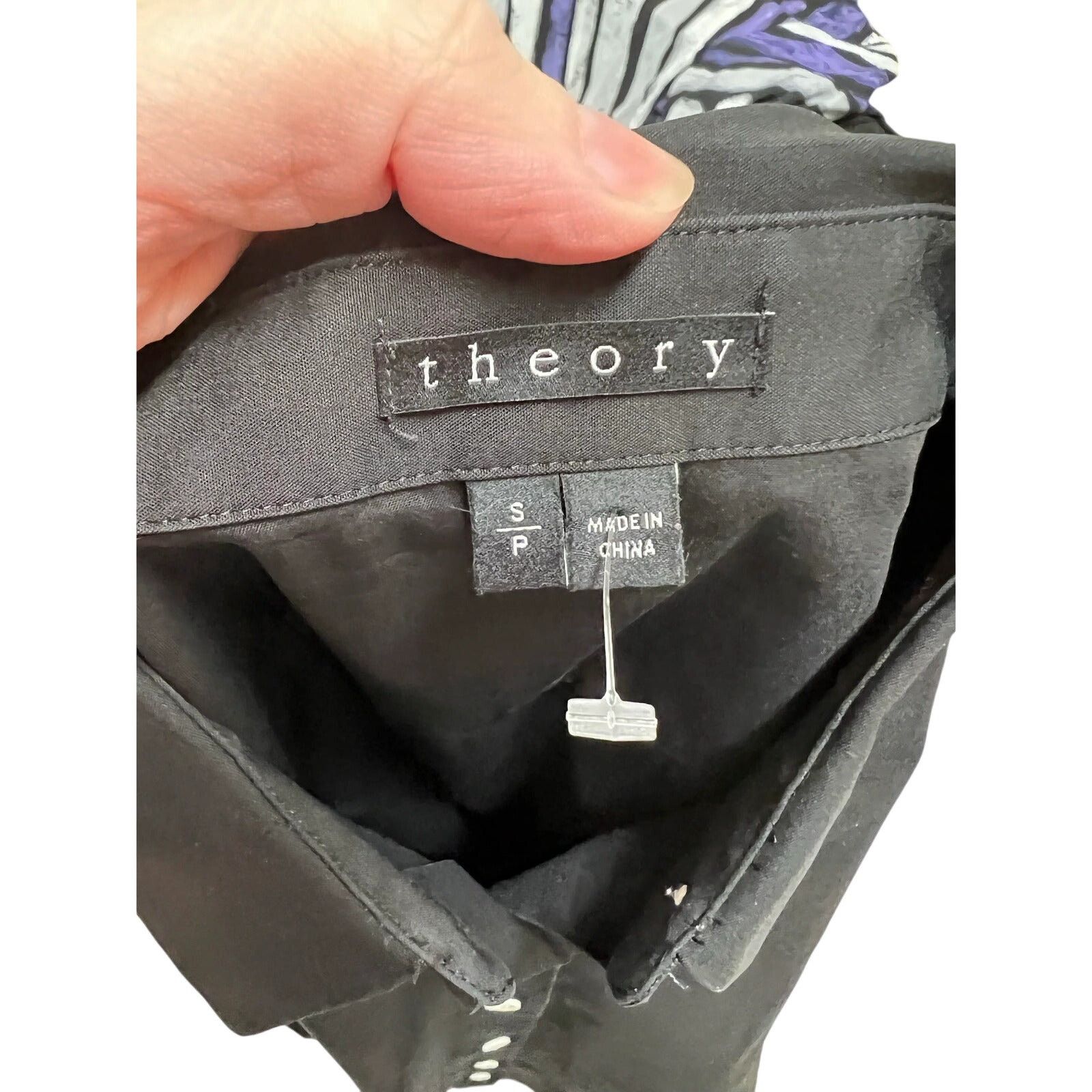 Theory Theory Black Button up blouse sz S Size S / US 4 / IT 40 - 6 Thumbnail