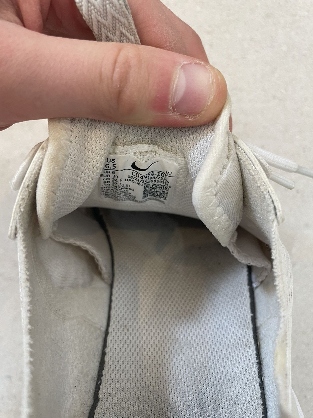 Nike White Nike reacts size 6 Size US 6.5 / EU 39-40 - 6 Thumbnail