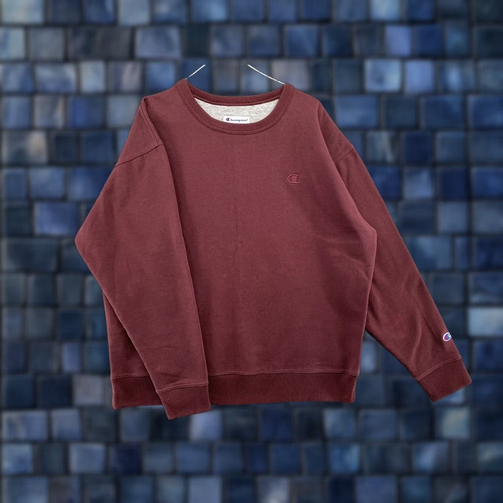 Champion VINTAGE Champion Crewneck Sweatshirt Mens Small Logo XL Red 90s Logo Vintage Mens Sweatshirt Crew Neck XL Champion Shirt Size US XL / EU 56 / 4 - 1 Thumbnail