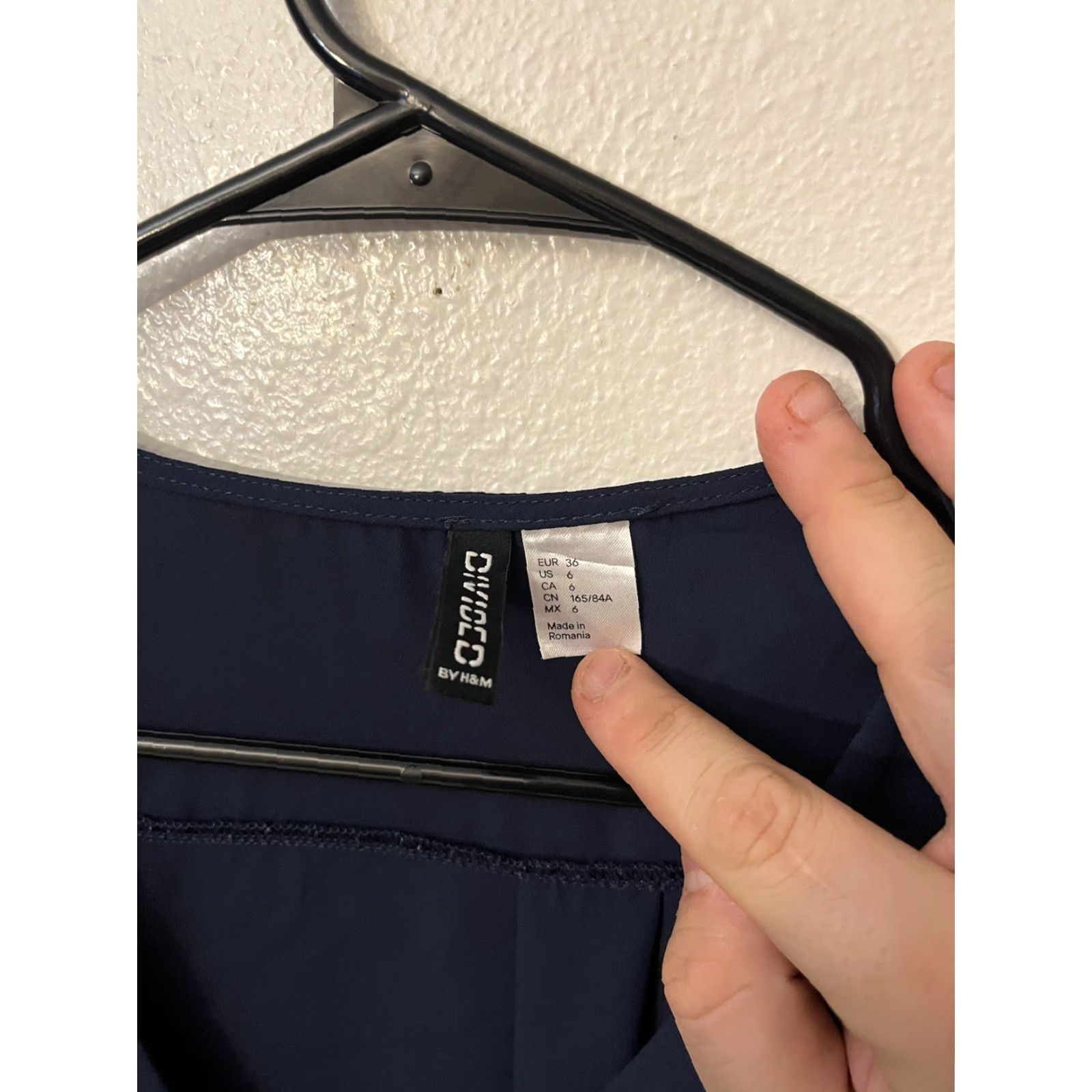 H&M VINTAGE H&M Divided Navy Blue Button-Down Shirt Womens Size 6 Casual Solid Size M / US 6-8 / IT 42-44 - 3 Thumbnail