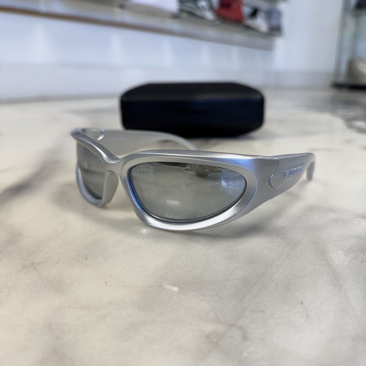 Balenciaga Balenciaga Swift Oval Sunglasses Silver Size ONE SIZE - 1 Thumbnail