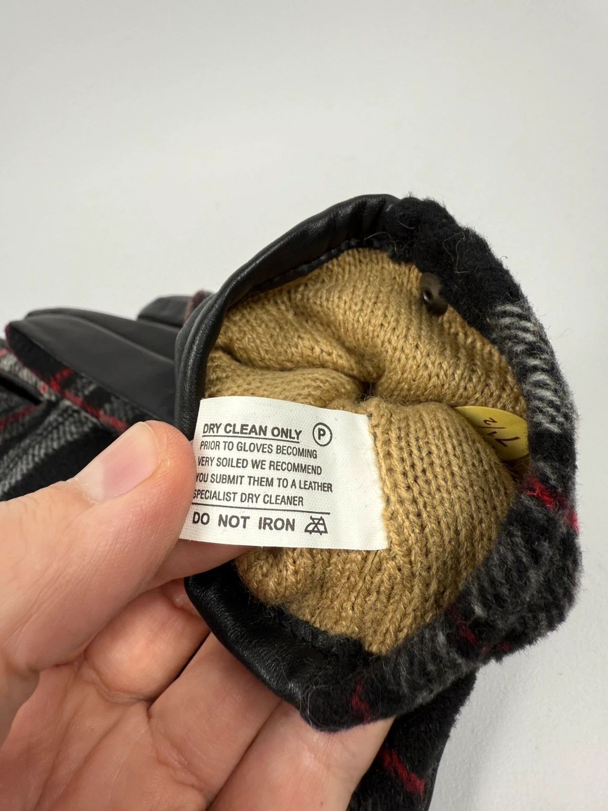 Dents Dents Plaid Gloves Womens size 7,5 Leather Size ONE SIZE - 9 Thumbnail