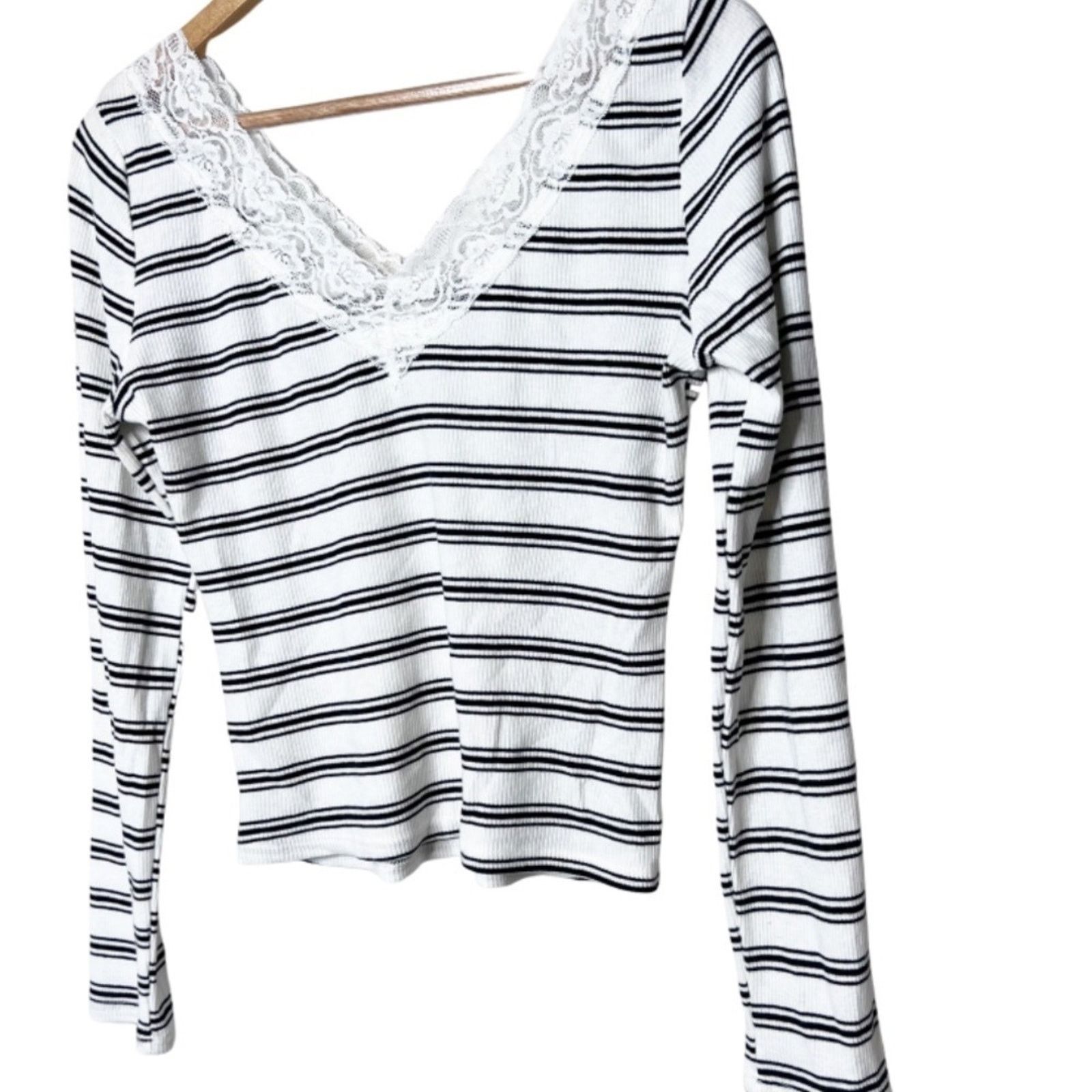 Other Heart & Hips Black & White Striped Lace Ribbed Crop Blouse Size L / US 10 / IT 46 - 5 Thumbnail