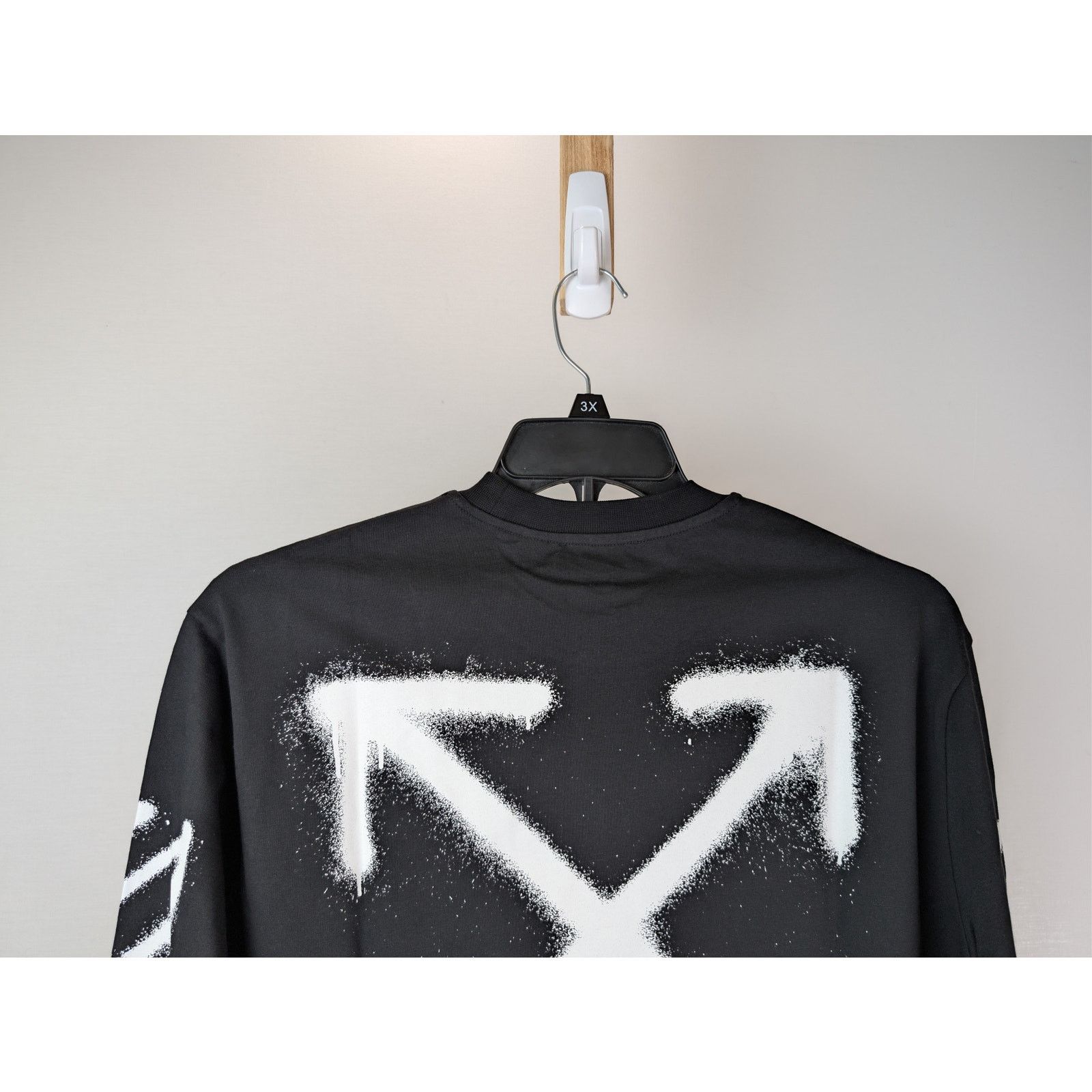 Off-White o1rshd1 Spray Can Arrow Skate L/S T-Shirt in Black Size US M / EU 48-50 / 2 - 11 Thumbnail