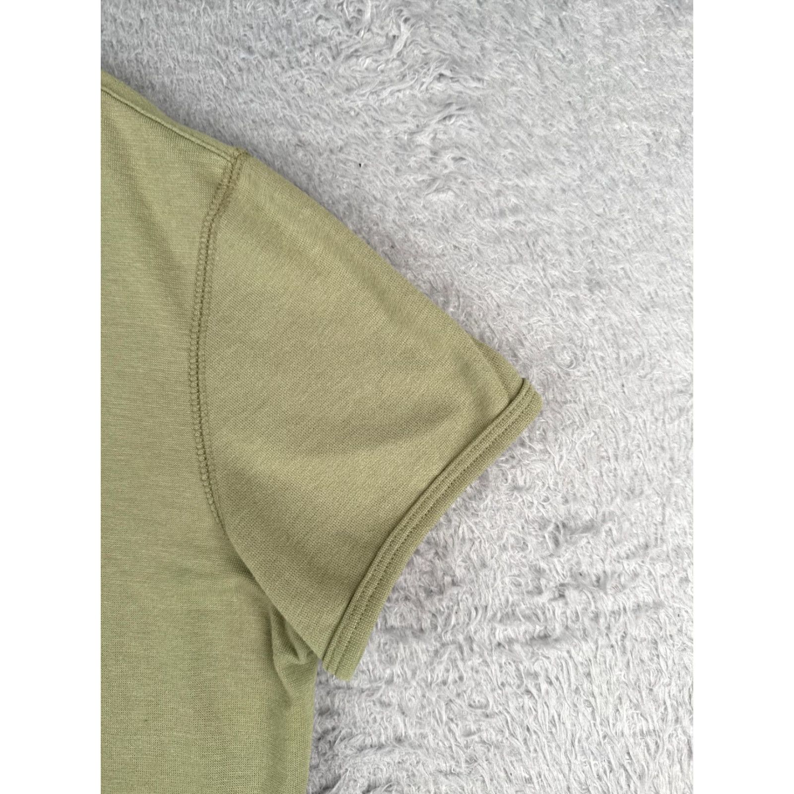 The North Face The North Face Shirt Women Medium Green V-Neck Short Sleeve Slim Fit Polyester Size M / US 6-8 / IT 42-44 - 2 Thumbnail