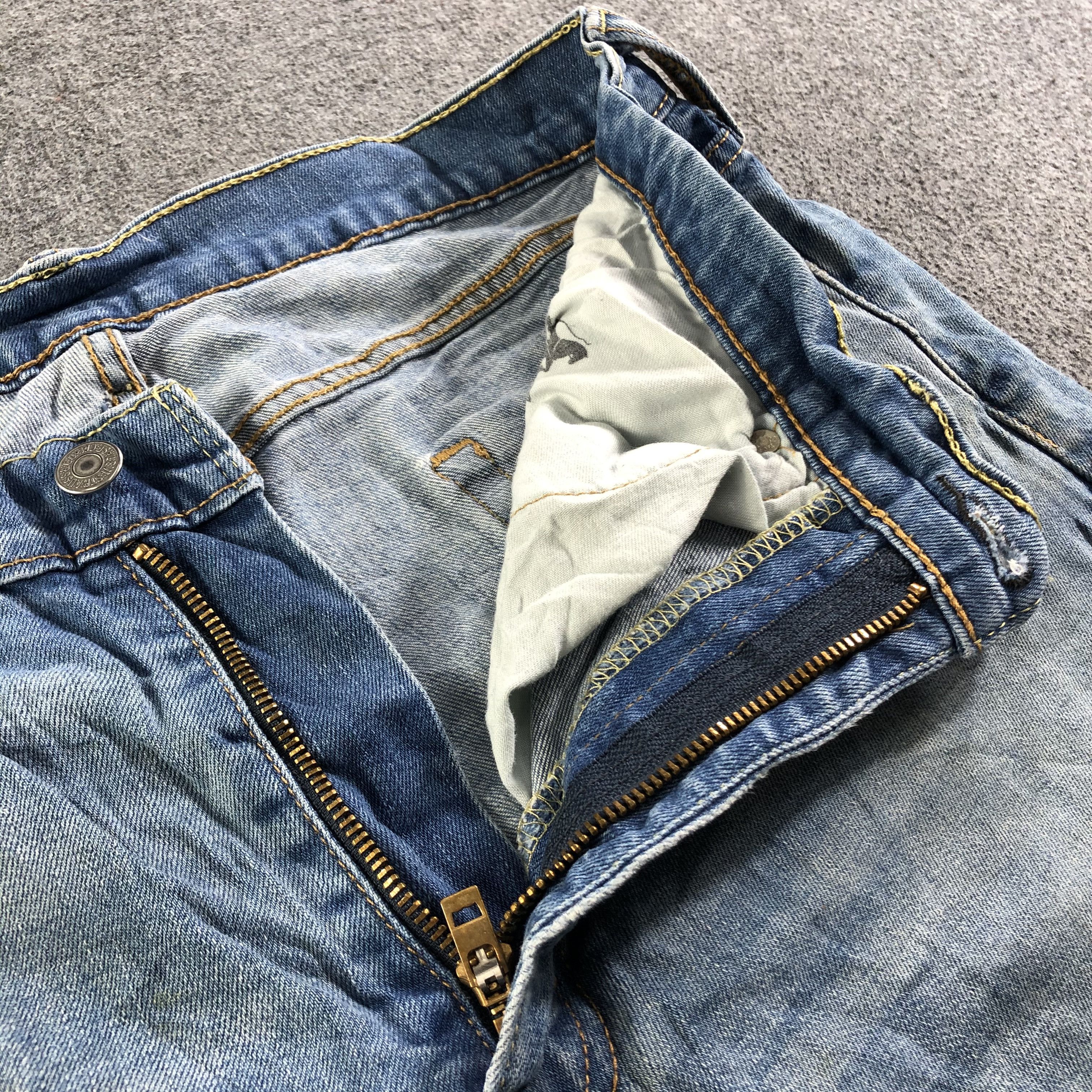 Levi's Vintage Blue Wash Levis 514 Jeans-J3312 Size US 35 - 8 Thumbnail