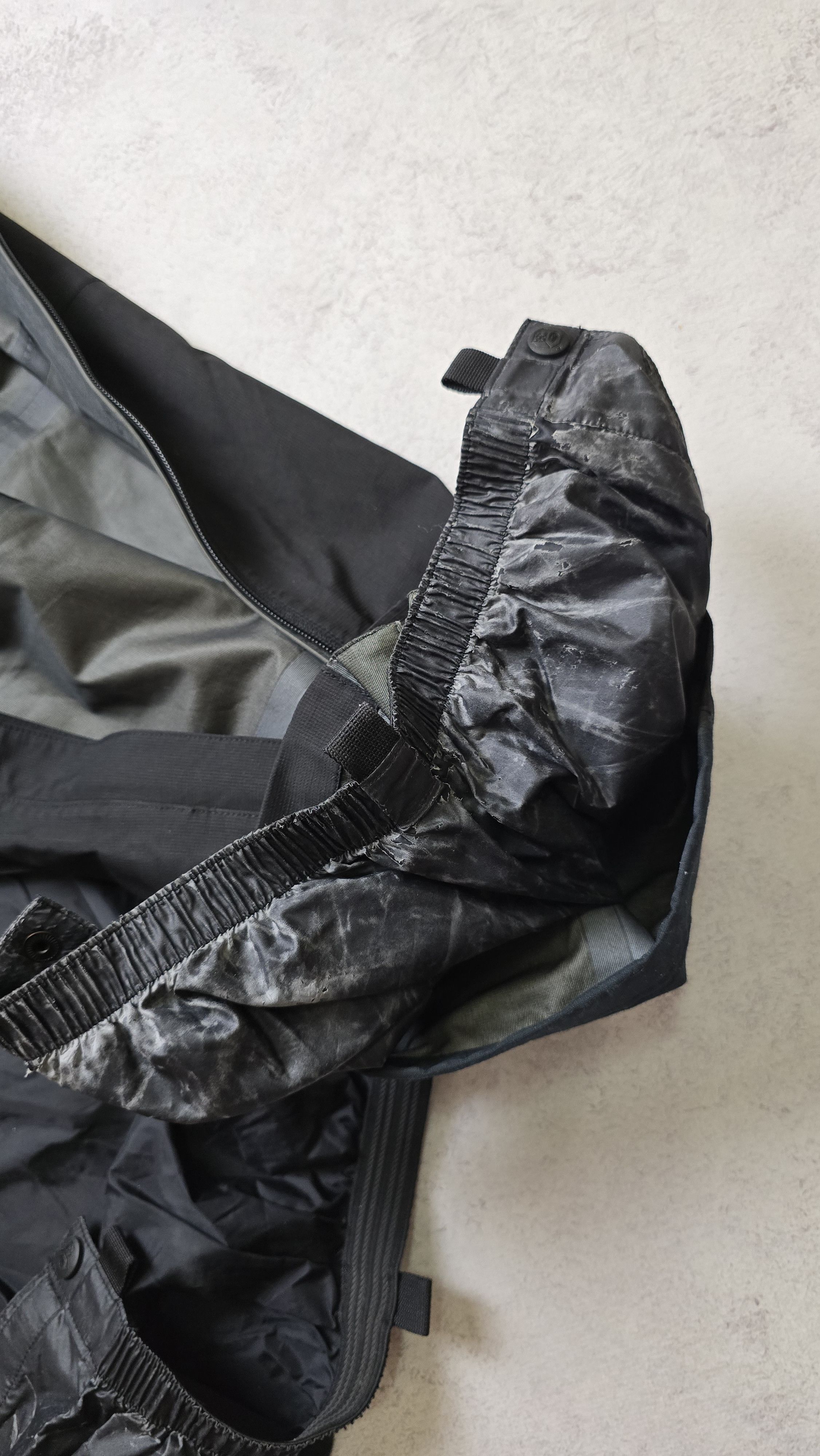 Mountain Hardwear Gore-Tex XCR Ski Pants Black Men’s L Winter Snow Waterproof Size US 36 / EU 52 - 18 Thumbnail