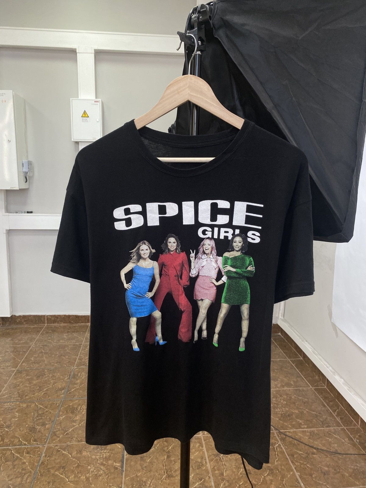 Band Tees 🇺🇸 Spice Girls 2019 Spice World Tour UK Band T-Shirt Y2K Hype Size US M / EU 48-50 / 2 - 1 Thumbnail