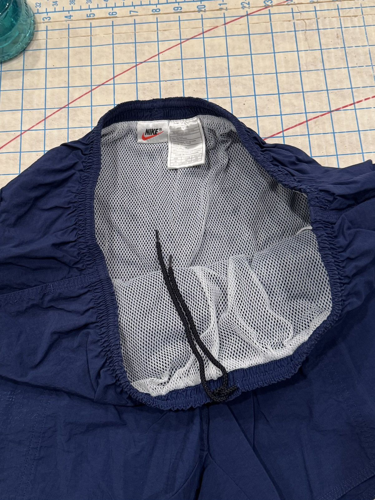 Nike Vintage 90’s Nike White Tag Shorts Navy Size XL 4” Inseam Size US 38 / EU 54 - 7 Thumbnail