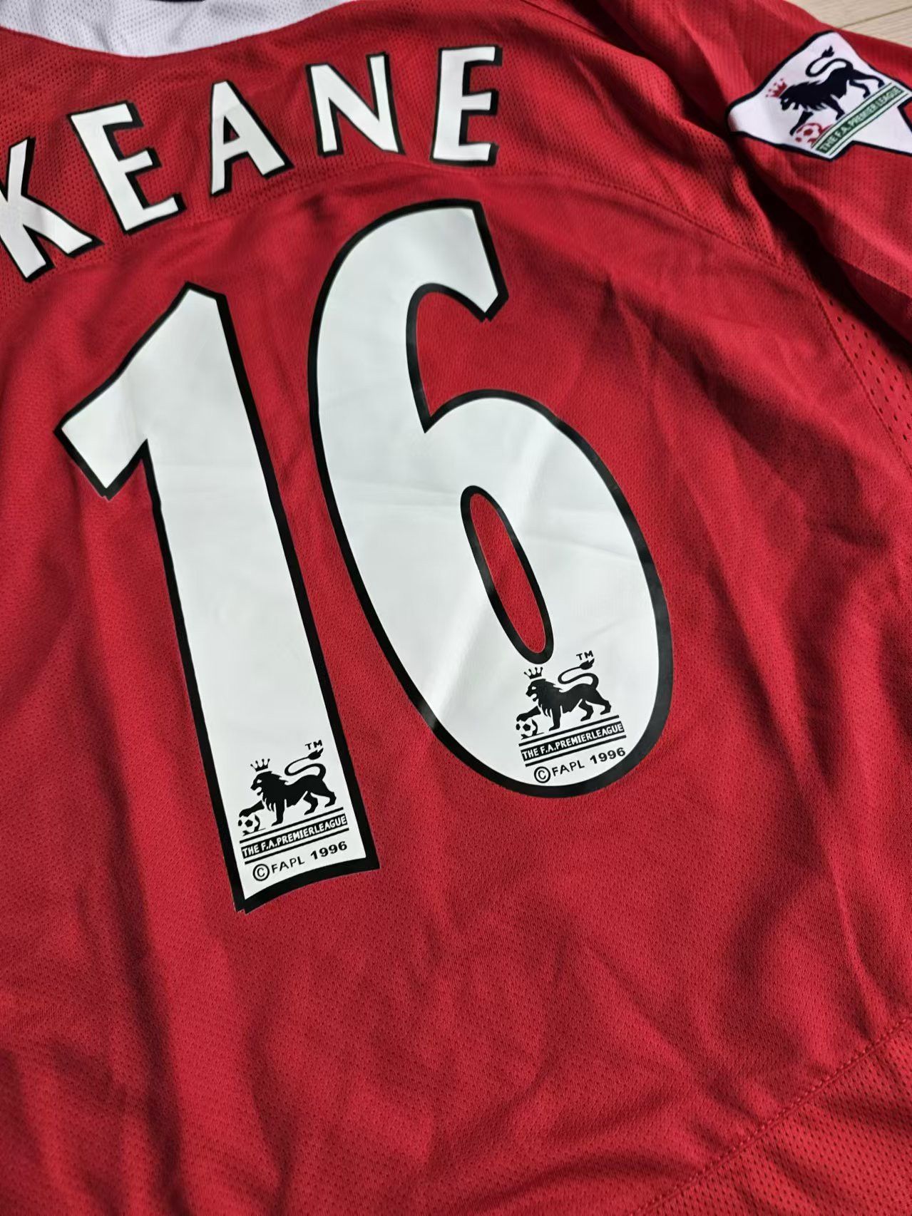 Other Roy Keane Jersey MUFC Size US M / EU 48-50 / 2 - 4 Thumbnail