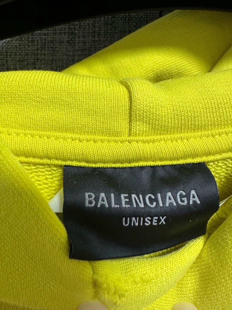 Balenciaga Balenciaga Surfing Aged Destroyed Sweatshirt 99% New Size US M / EU 48-50 / 2 - 3 Thumbnail