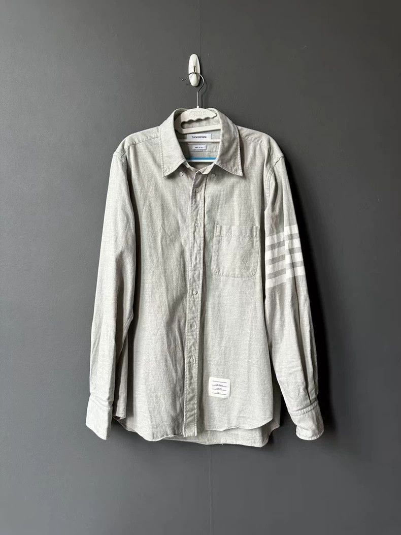 Thom Browne Thom Browne size3 Grey shirt with a white collar Size US L / EU 52-54 / 3 - 1 Thumbnail