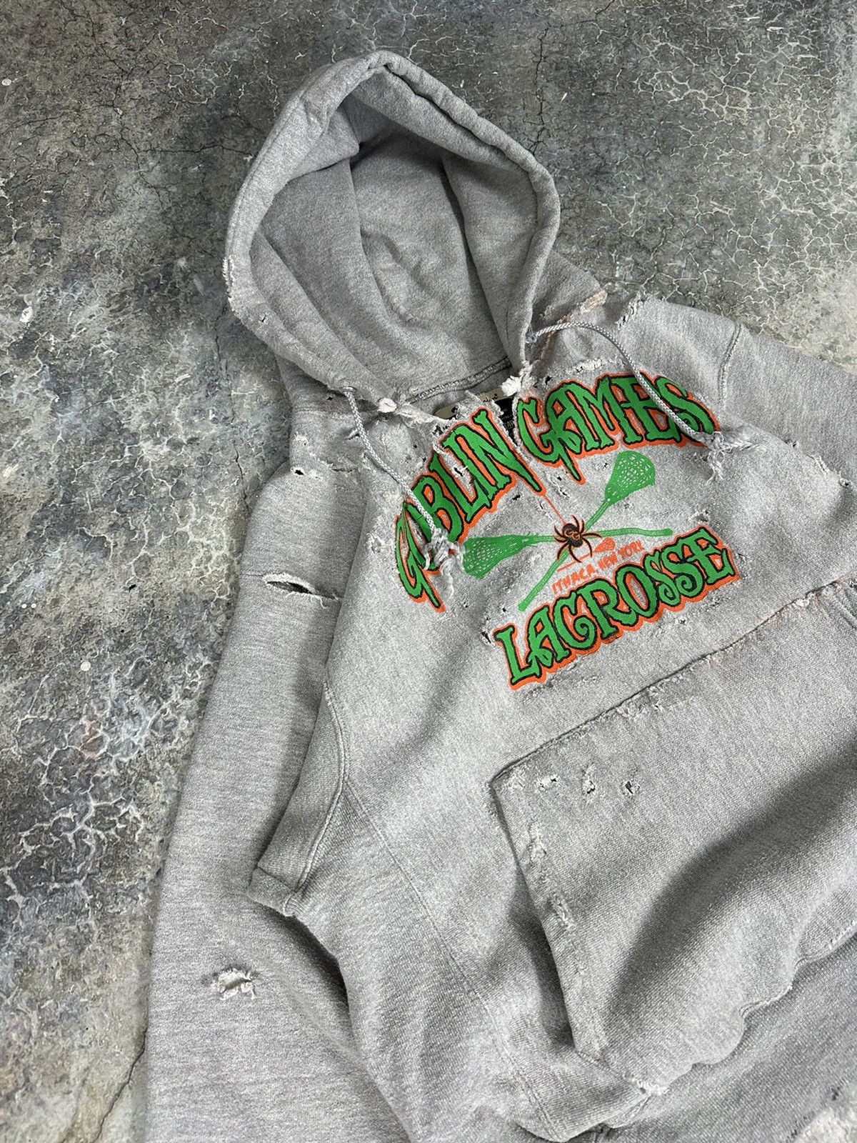 Japanese Brand × Vintage Vintage Thrashes Repaired Goblin Crewneck Size US L / EU 52-54 / 3 - 11 Thumbnail