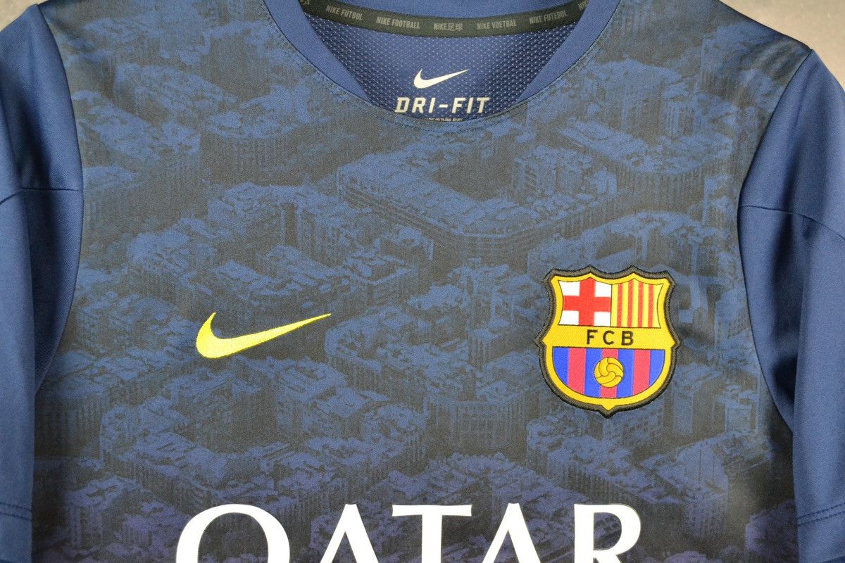 Nike Barcelona Training Football Shirt Nike Soccer Jersey Small Size US S / EU 44-46 / 1 - 5 Thumbnail