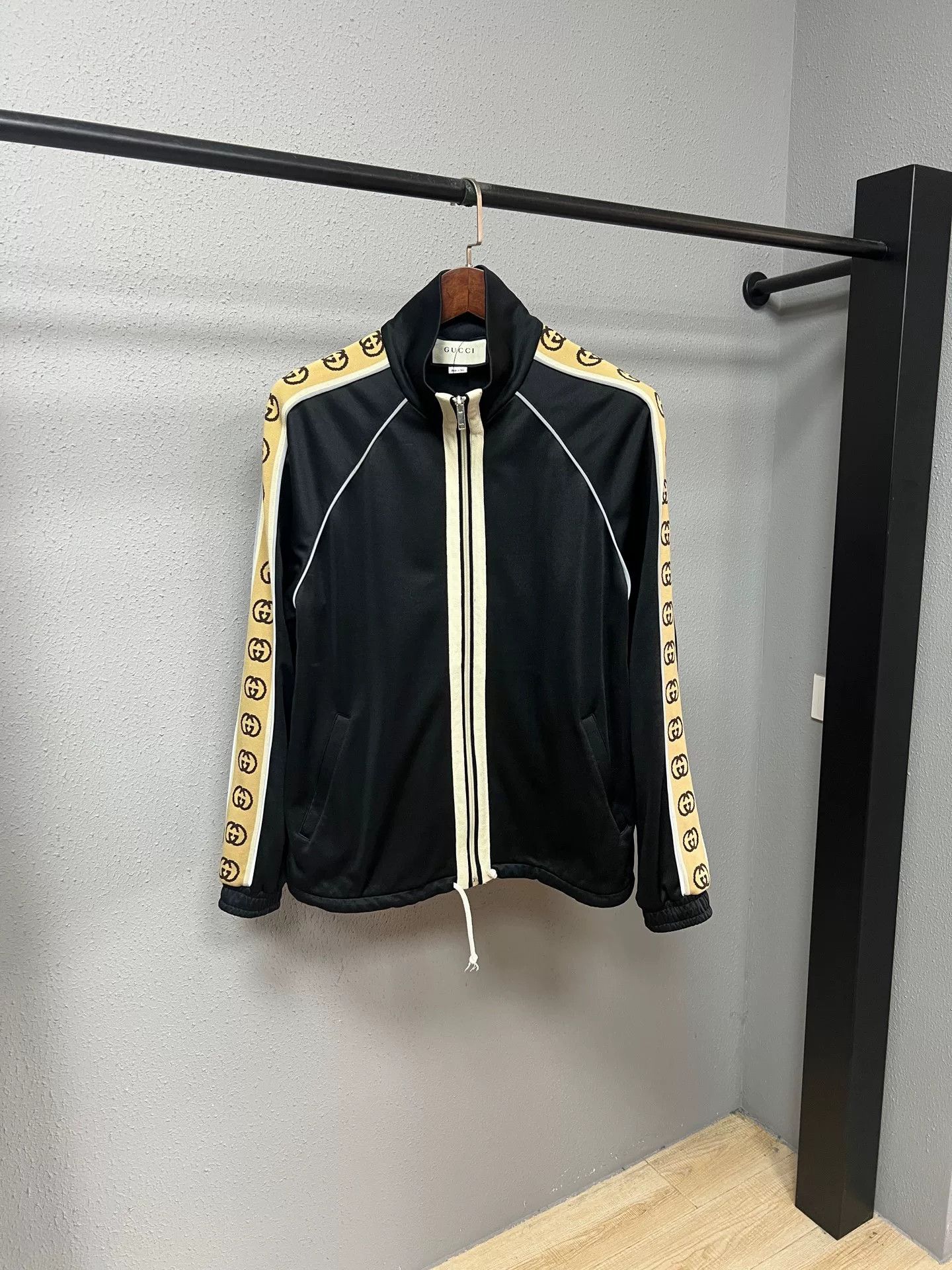 Gucci gucci reflective black jacket size s Size US S / EU 44-46 / 1 - 1 Thumbnail