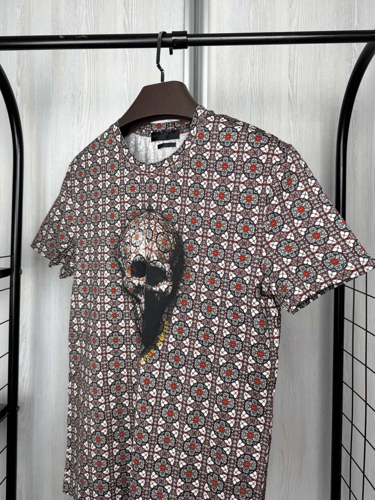 Alexander McQueen Alexander McQueen Rare Skull & Floral Graphic Design T-Shirt Size US M / EU 48-50 / 2 - 5 Thumbnail