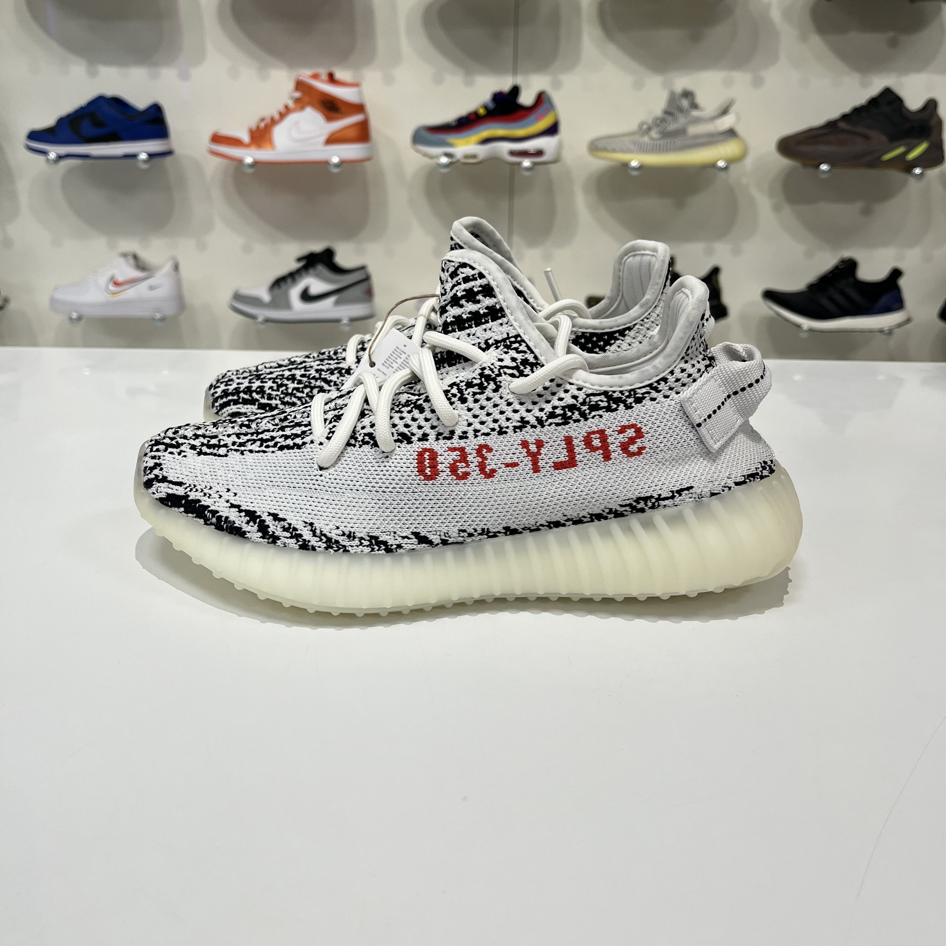 Adidas Adidas Yeezy Boost 350 V2 Zebra Size US 5 / EU 37 - 3 Thumbnail