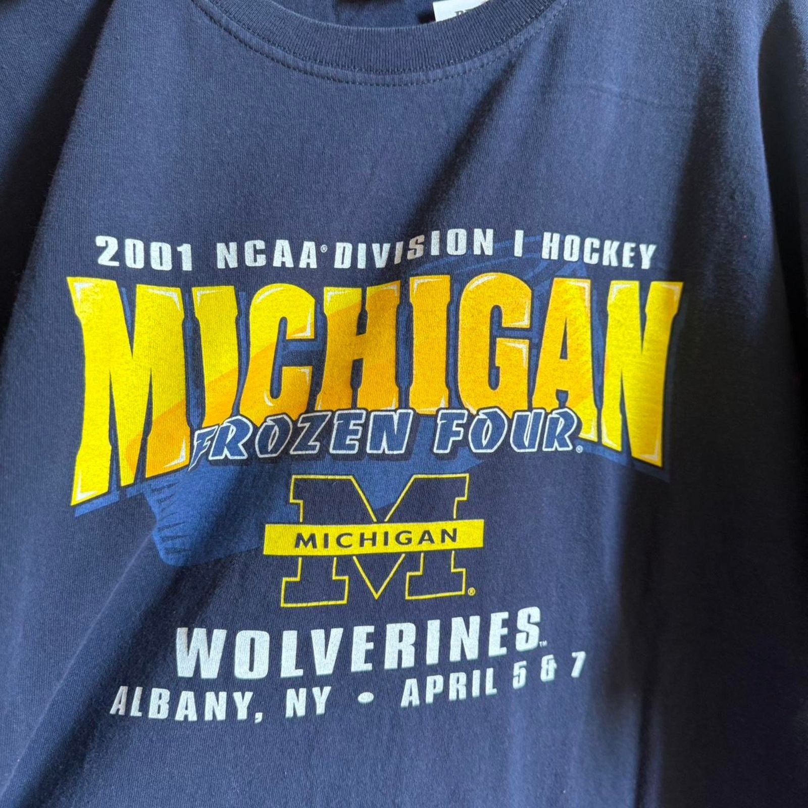 Vintage Vintage Y2K Michigan Wolverines Final Four T-Shirt Size US XL / EU 56 / 4 - 3 Thumbnail