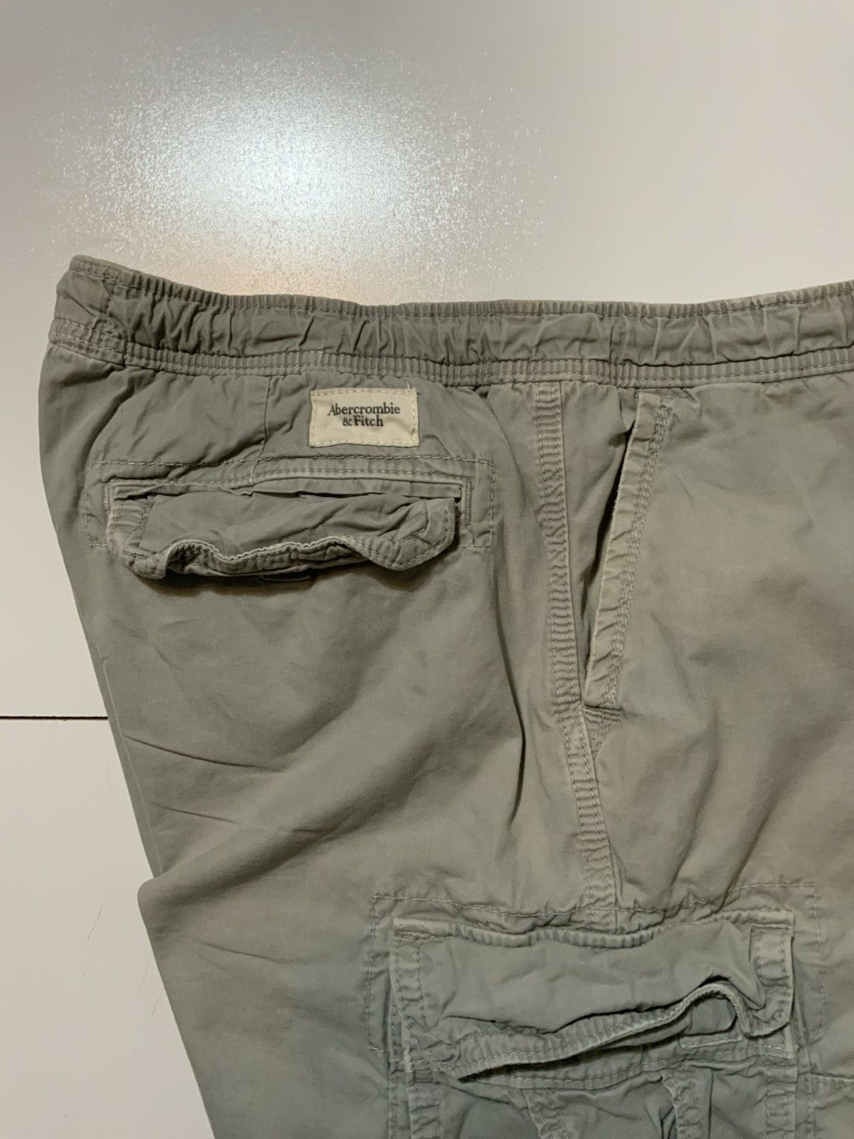 Abercrombie & Fitch Abercrombie & Fitch New York Grey Cargo Cotton Twill Shorts Size US 32 / EU 48 - 8 Thumbnail