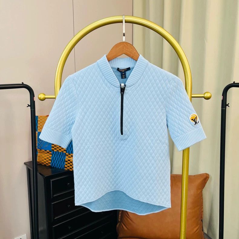 Louis Vuitton Louis Vuitton Blue armband half-zip knit short sleeve Size M / US 6-8 / IT 42-44 - 1 Thumbnail