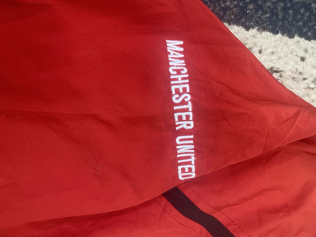 Nike Vtg Nike x Manchester United Red Warriors Jacket Size US L / EU 52-54 / 3 - 9 Thumbnail