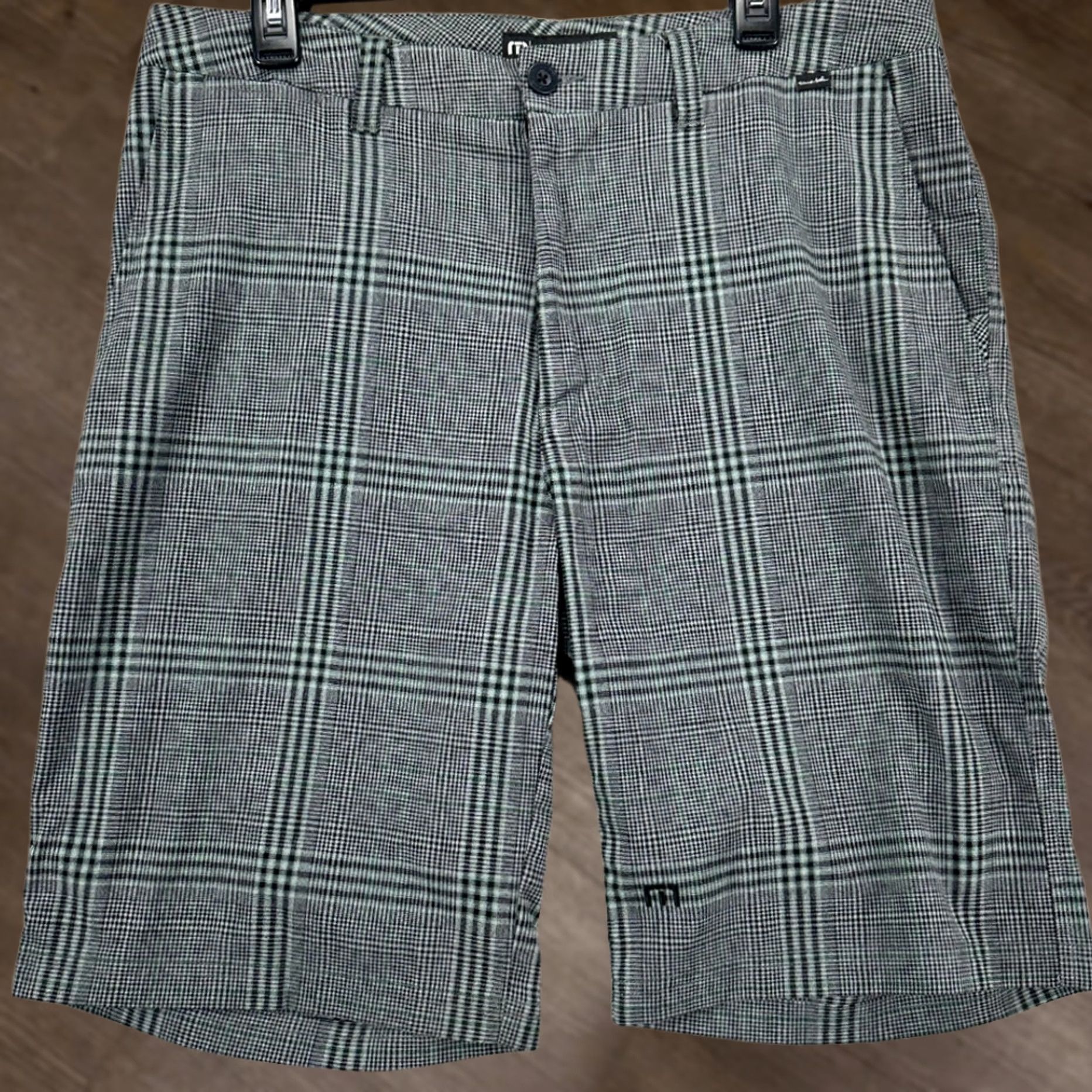 TravisMathew Travis Mathew Golf Shorts Mens 34 Black Green Plaid Chino Flat Front Stretch Size US 34 / EU 50 - 1 Thumbnail