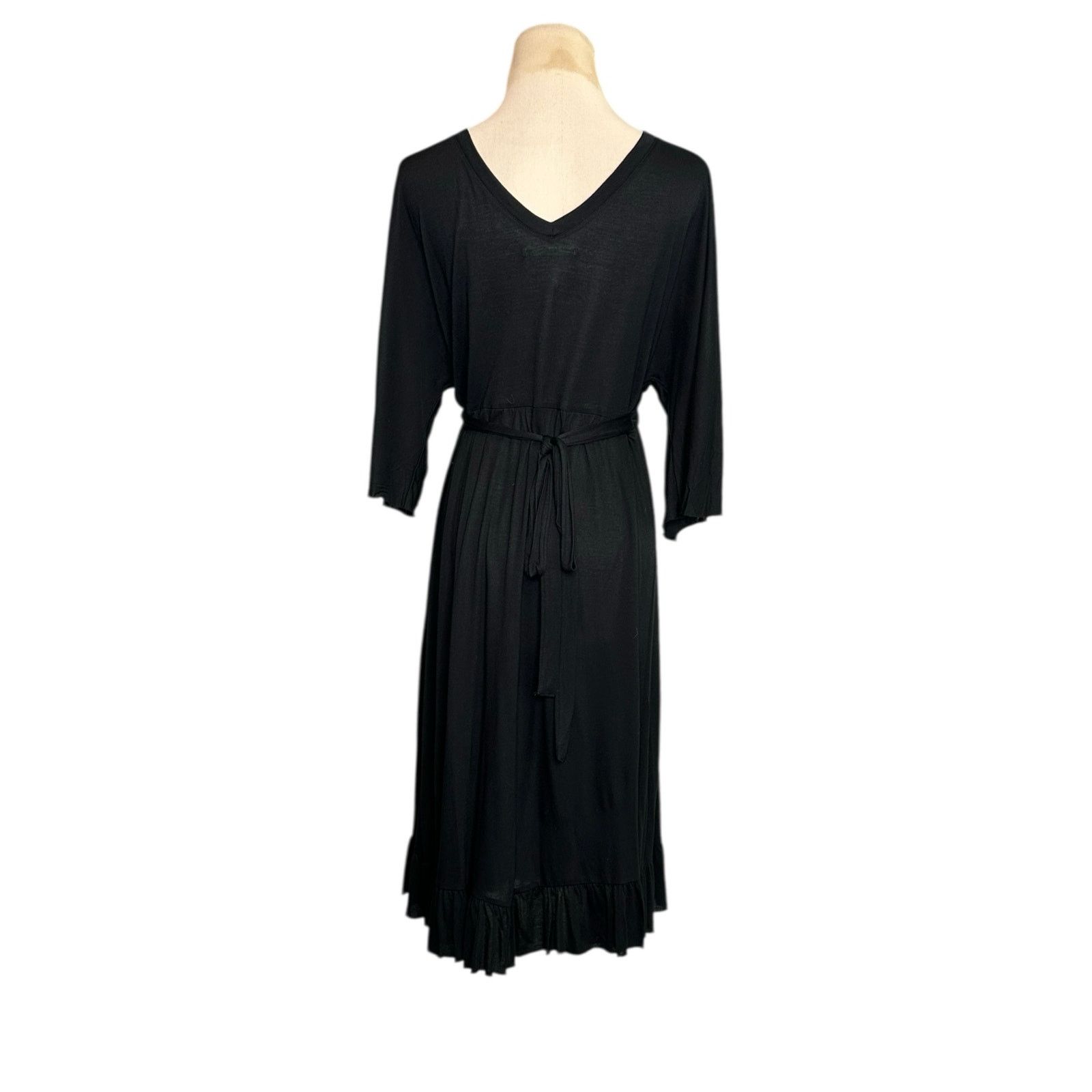Velvet Velvet by Graham & Spencer Black Dress size Medium Size M / US 6-8 / IT 42-44 - 18 Thumbnail