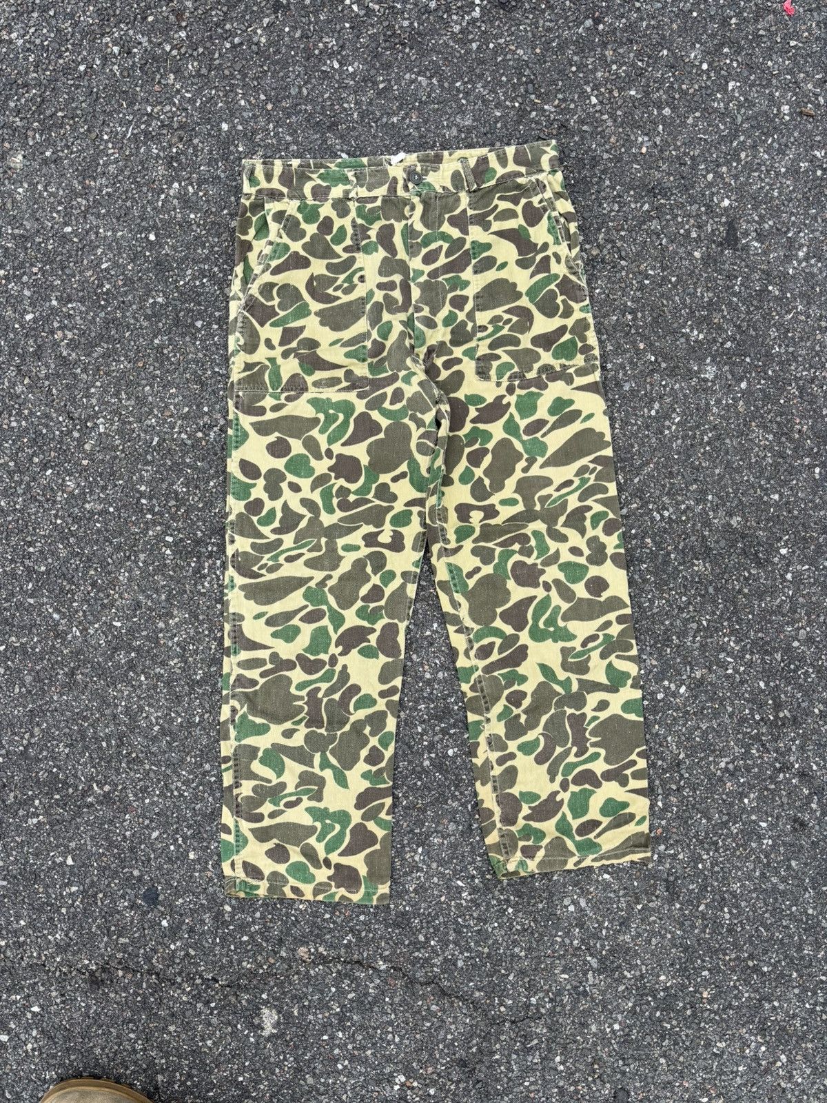 Vintage Vintage 1960s Duck Camo Frog Skin Hunting Fatigue Pants Size US 33 - 1 Thumbnail