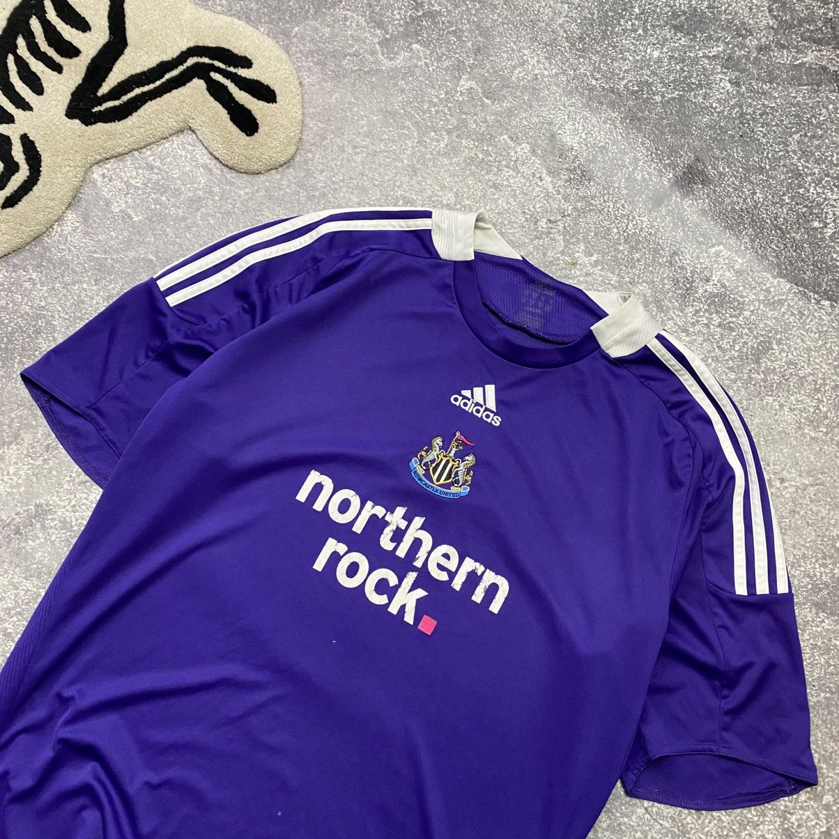 Vintage Vintage Adidas Newcastle Big logo 2008 soccer jersey Size US XL / EU 56 / 4 - 2 Thumbnail
