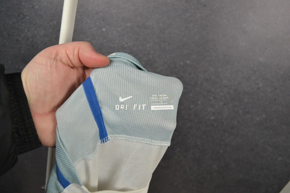 Nike England 2016 2018 World cup player issue Nike soccer jersey Size US L / EU 52-54 / 3 - 11 Thumbnail