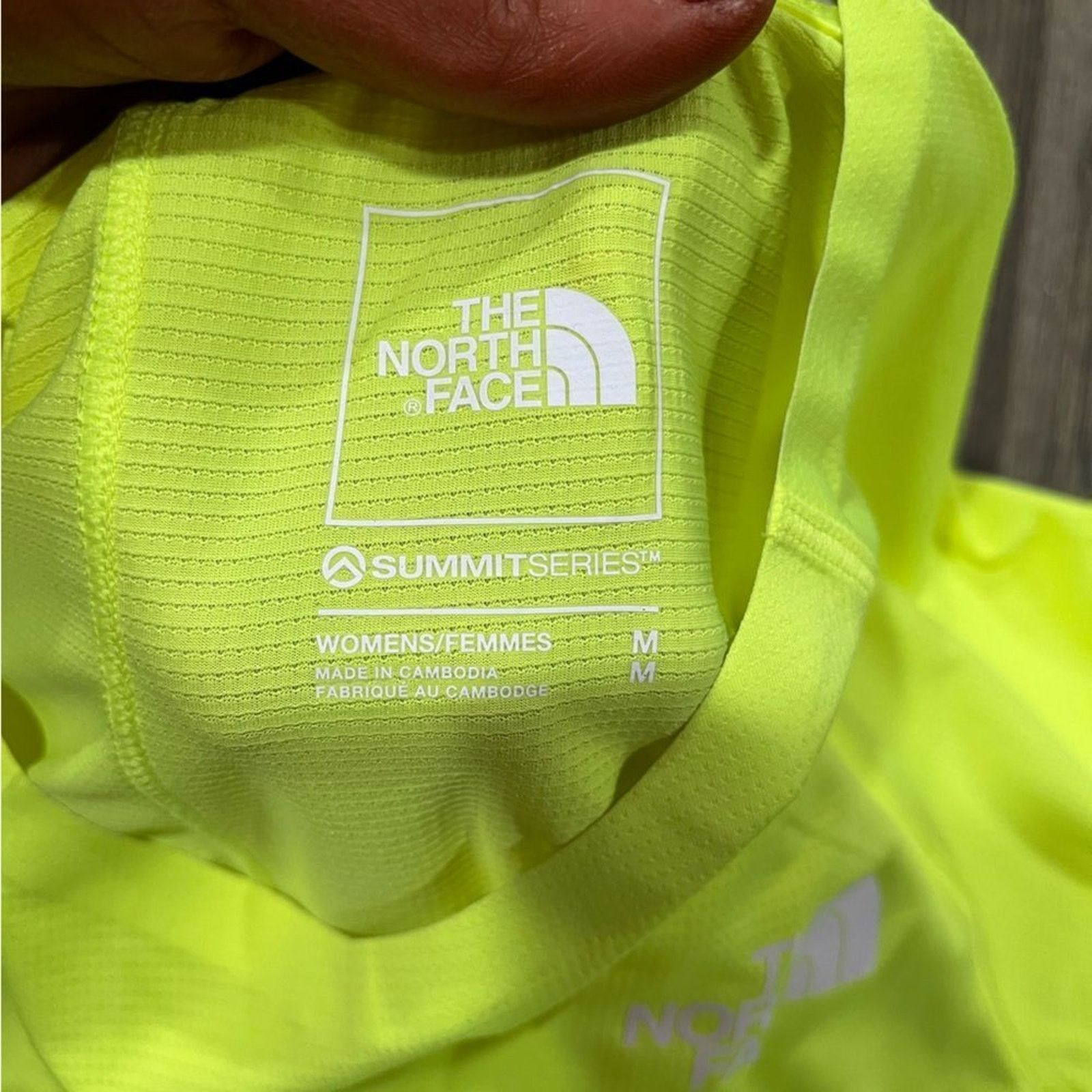 The North Face NWOT The North Face Womens Summit Series Short-Sleeve Size M / US 6-8 / IT 42-44 - 4 Thumbnail