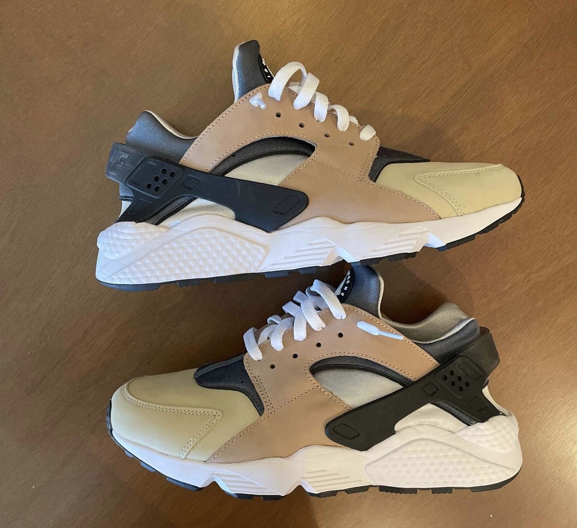 Nike Nike Air Huarache Escape (2021) Size US 10.5 / EU 43-44 - 1 Thumbnail