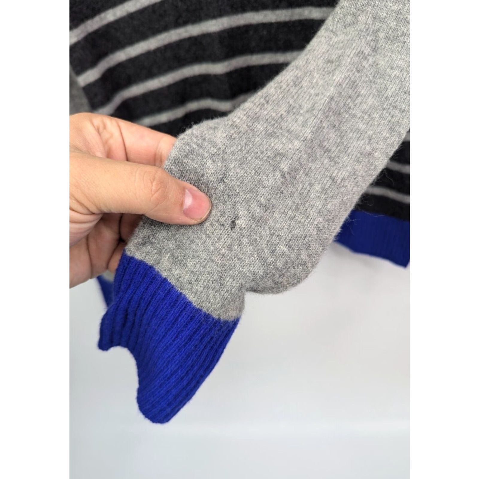 Vintage Quotation Sweater Striped Cashmere Gray Black Blue Womens XS (Holes) - Quilting? Size XS / US 0-2 / IT 36-38 - 7 Thumbnail