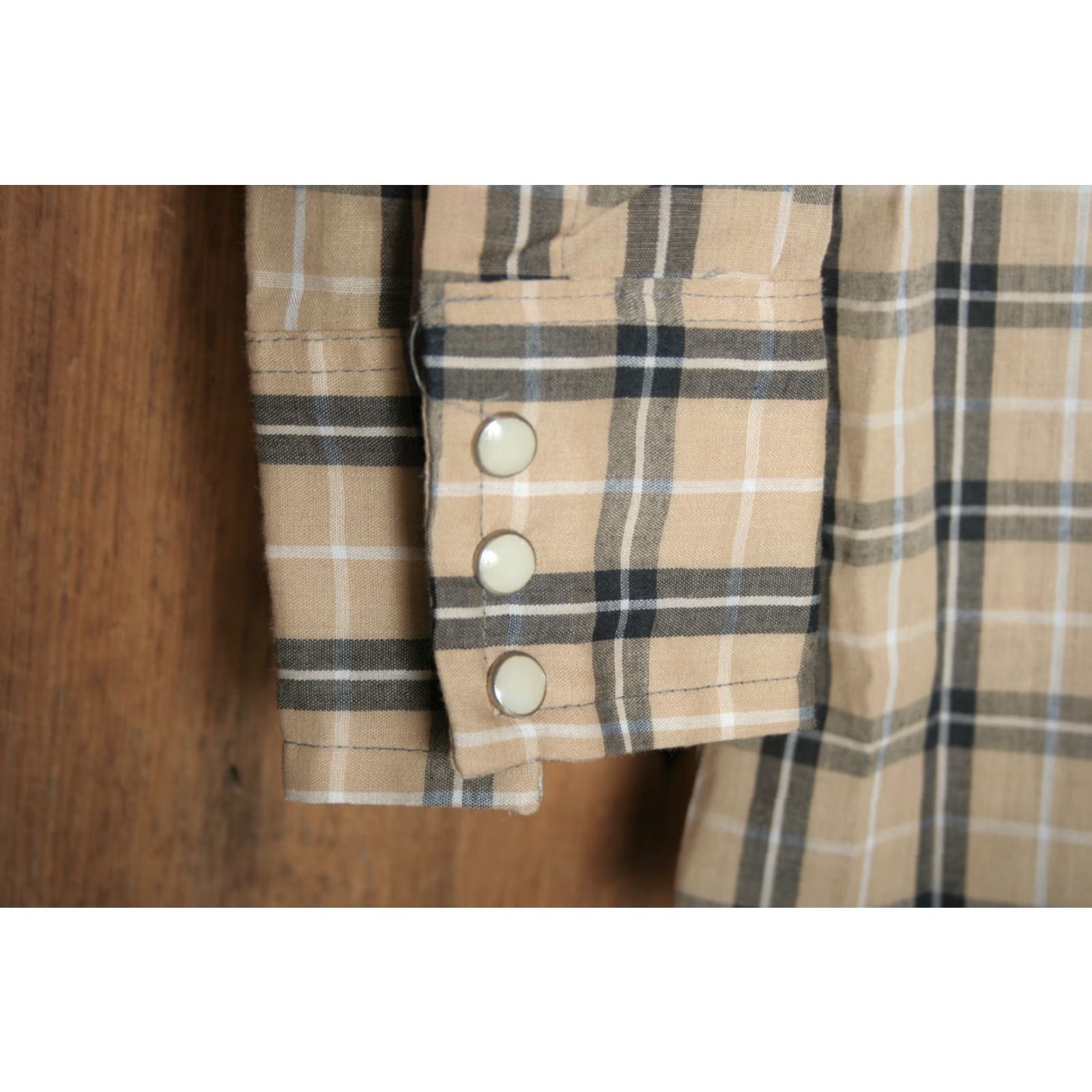 Vintage VINTAGE DEE CEE Shirt Mens Medium Tan Black Plaid Sawtooth Flap Pocket Fitted Western Sz. 15-32 Size US M / EU 48-50 / 2 - 4 Thumbnail