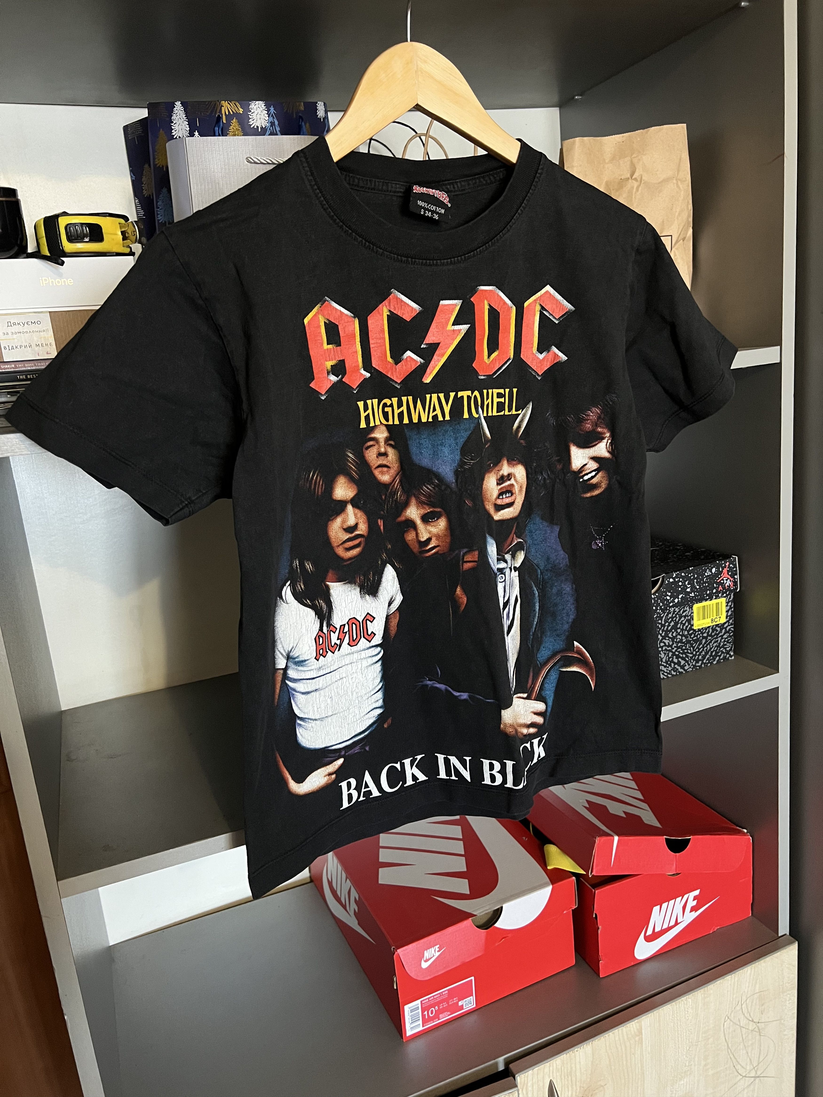 Band Tees Vintage AC/DC Back In Black Tour T-shirt Retro Metal 90s Y2K Size US S / EU 44-46 / 1 - 1 Thumbnail