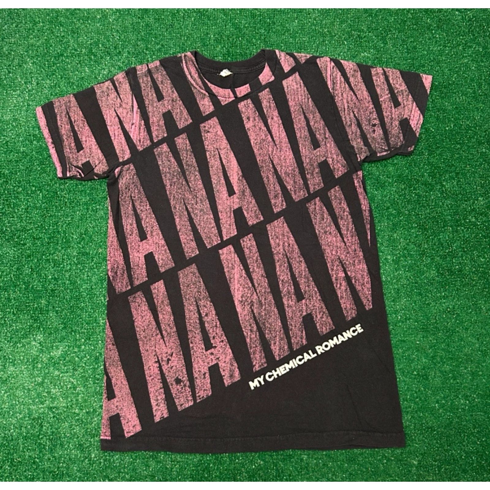 Gloverall VINTAGE My Chemical Romance Band Tee Black Pink All Over Print VTG Shirt Small Mens T-Shirt Short Sleeve Black Band Rock Emo 90s Size US S / EU 44-46 / 1 - 3 Thumbnail